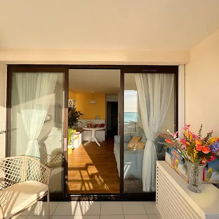 Apartment Vue Imprenable, Piscine A Debordement - Cannes