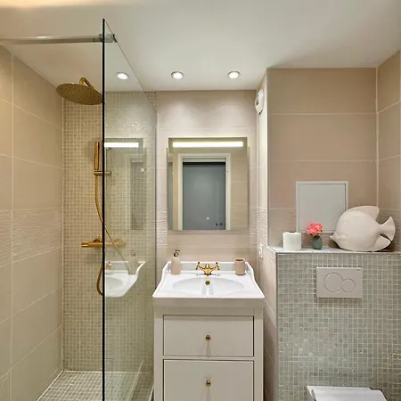 Apartment Vue Imprenable, Piscine A Debordement - *