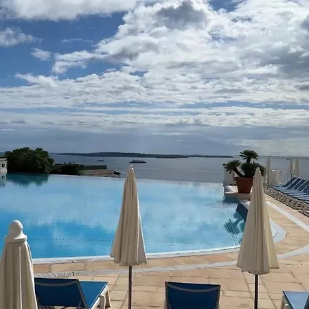شقة Vue Imprenable, Piscine A Debordement -